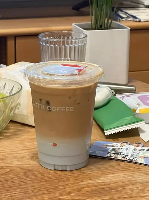 库迪咖啡加盟电话官方：400-088-2802